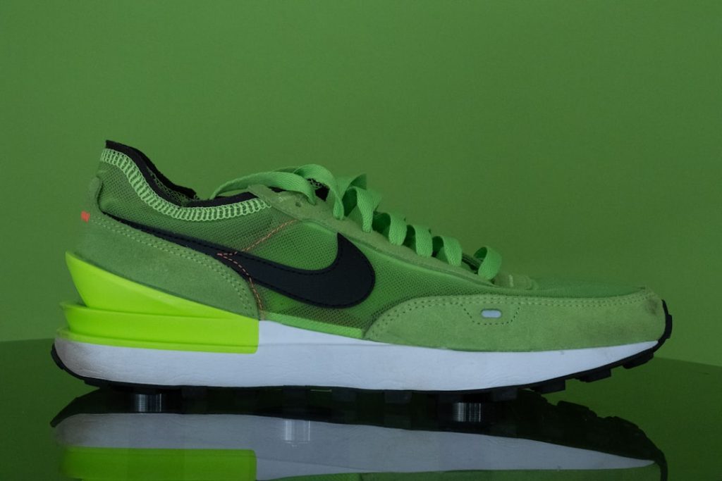 Zo maak je je wandelschoenen weer fris en schoon